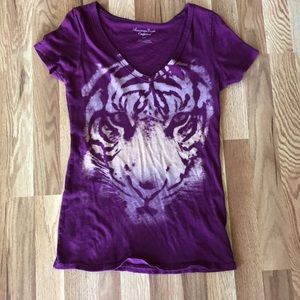 AE Fuchsia Tiger V Neck